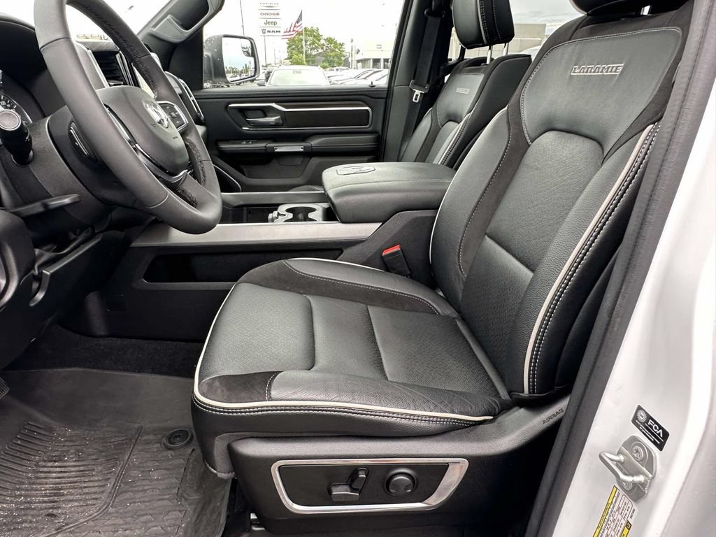 Used 2025 RAM 1500 Laramie w/ Sport Appearance Package AWD/4WD image 19