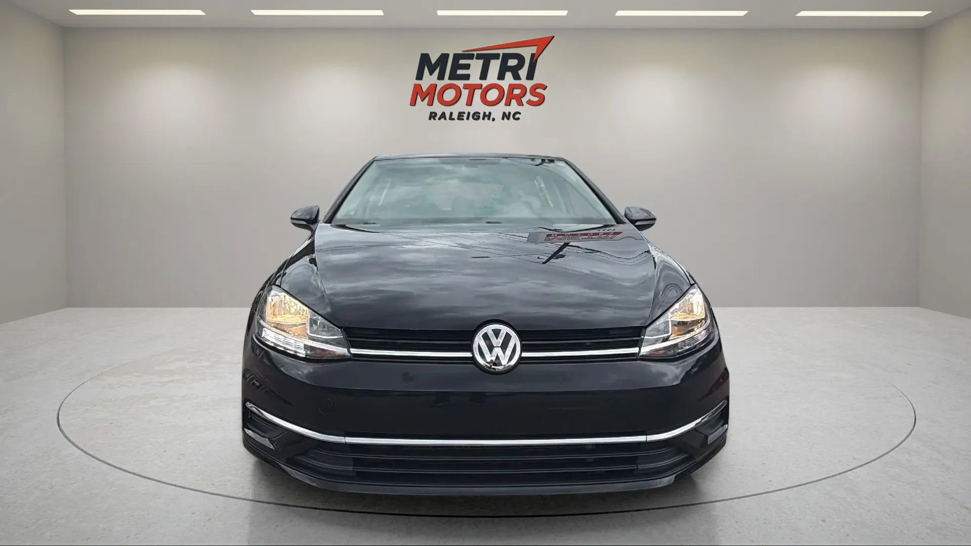 Used 2021 Volkswagen Golf 4-Door image 8