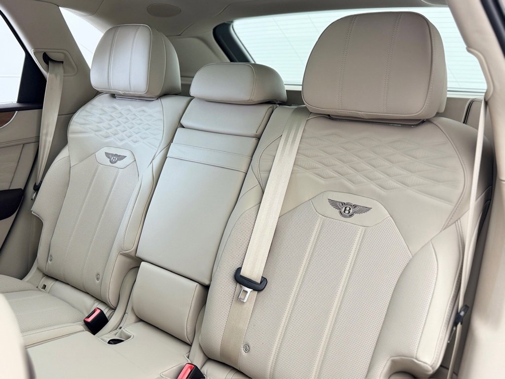New 2025 Bentley Bentayga image 15