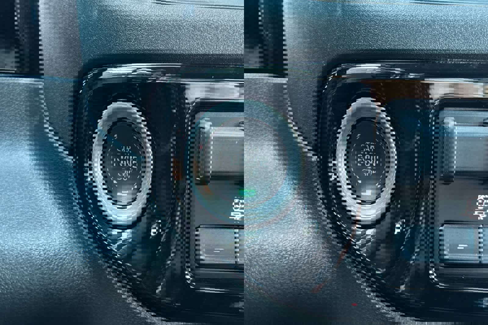 Used 2025 GMC Sierra 1500 Elevation image 22