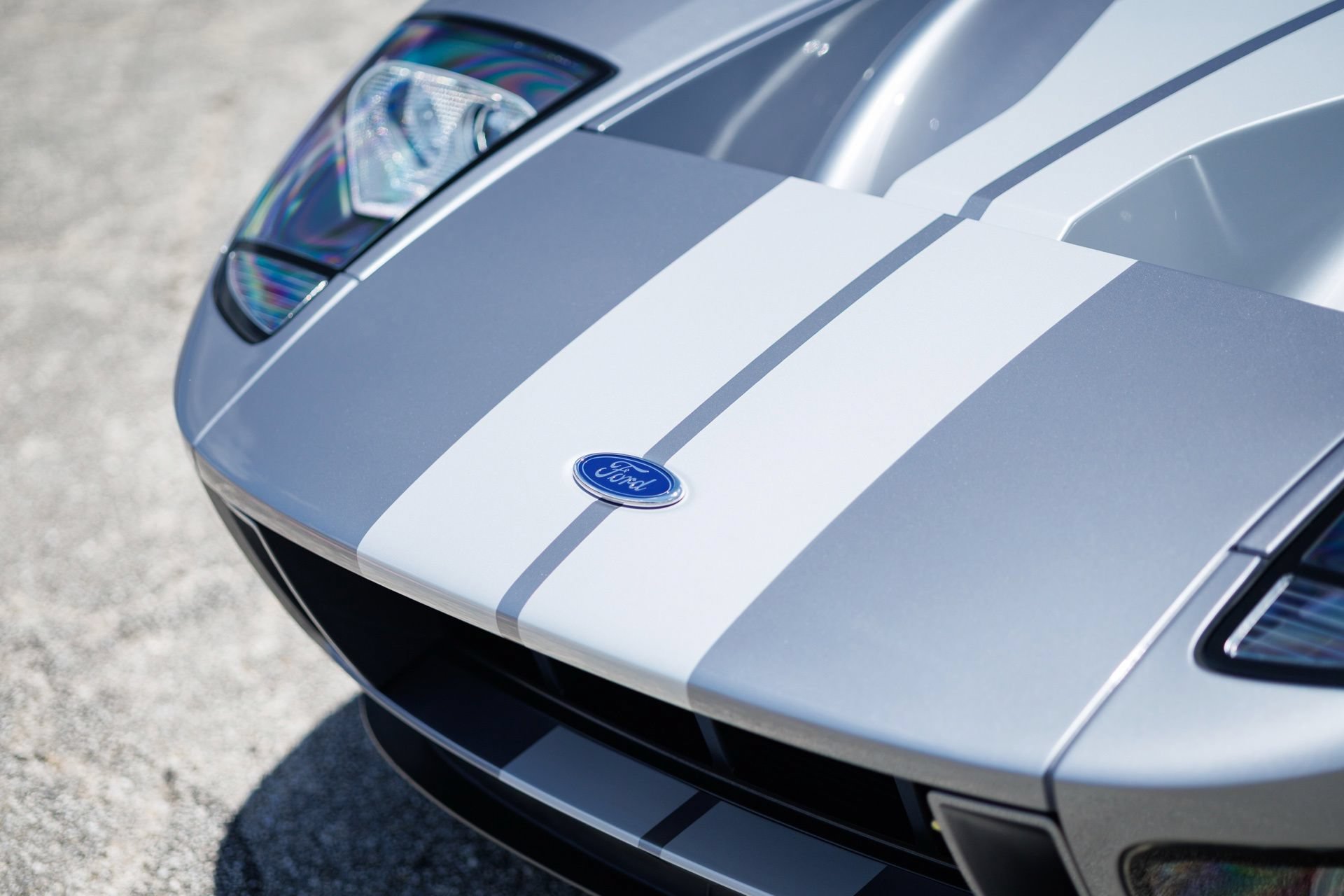 Used 2006 Ford GT RWD image 18