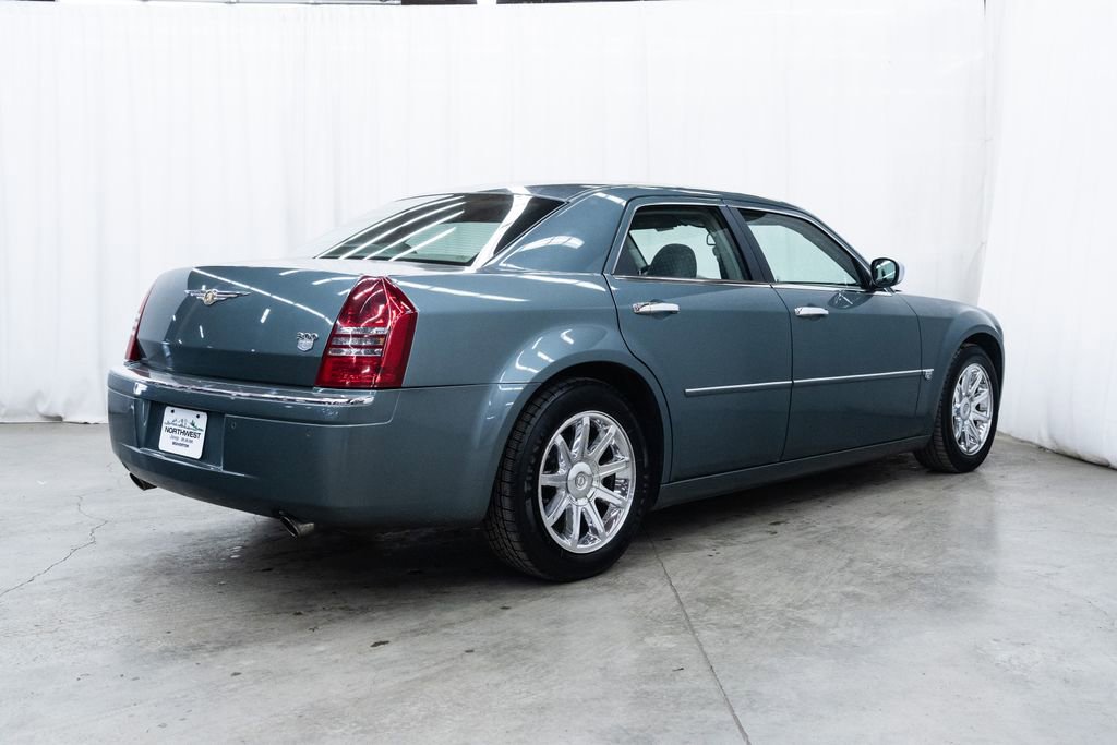 Used 2006 Chrysler 300 C w/ Protection Group II image 6