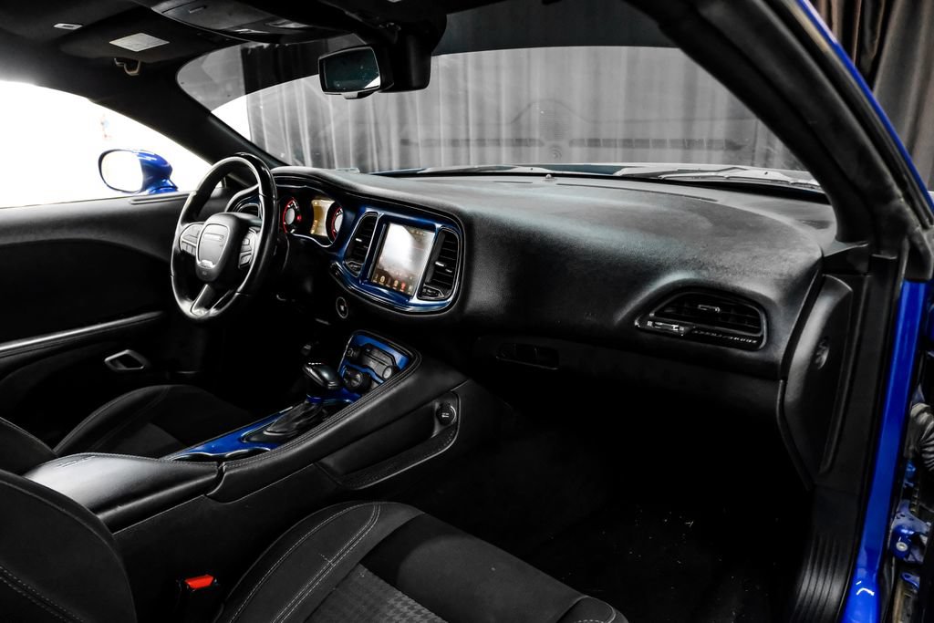 Used 2019 Dodge Challenger SXT w/ Blacktop Package RWD image 18