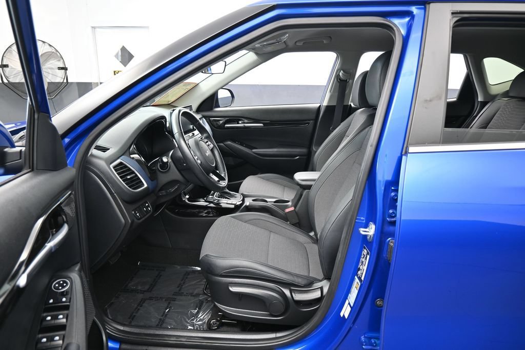 Used 2023 Kia Seltos S FWD image 11
