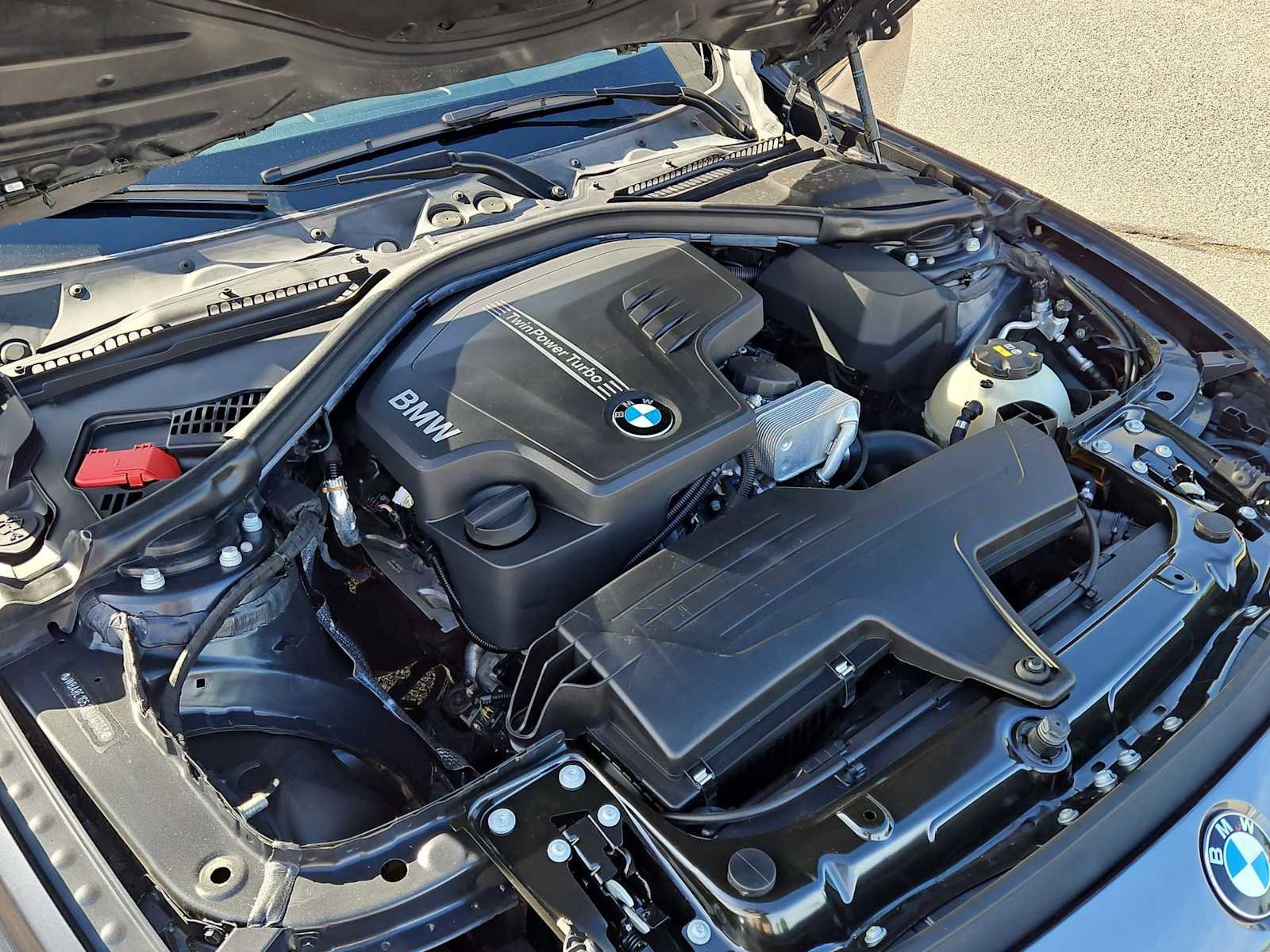 Used 2016 BMW 320i Sedan RWD image 15