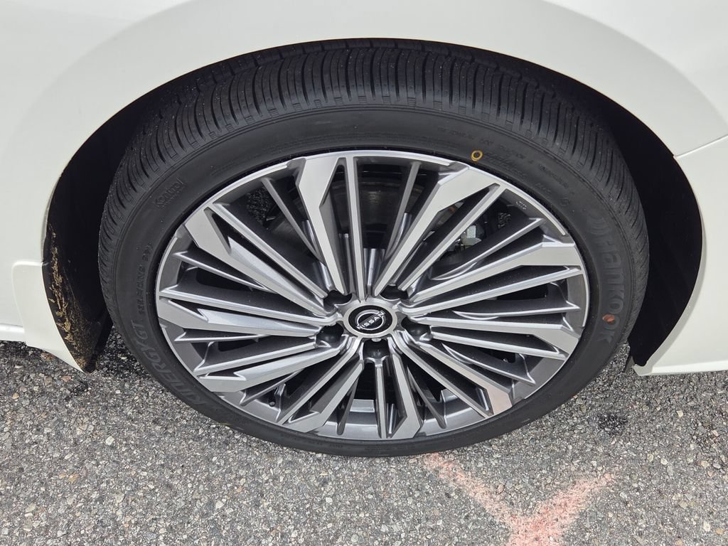 New 2026 Nissan Altima 2.5 SV FWD image 14