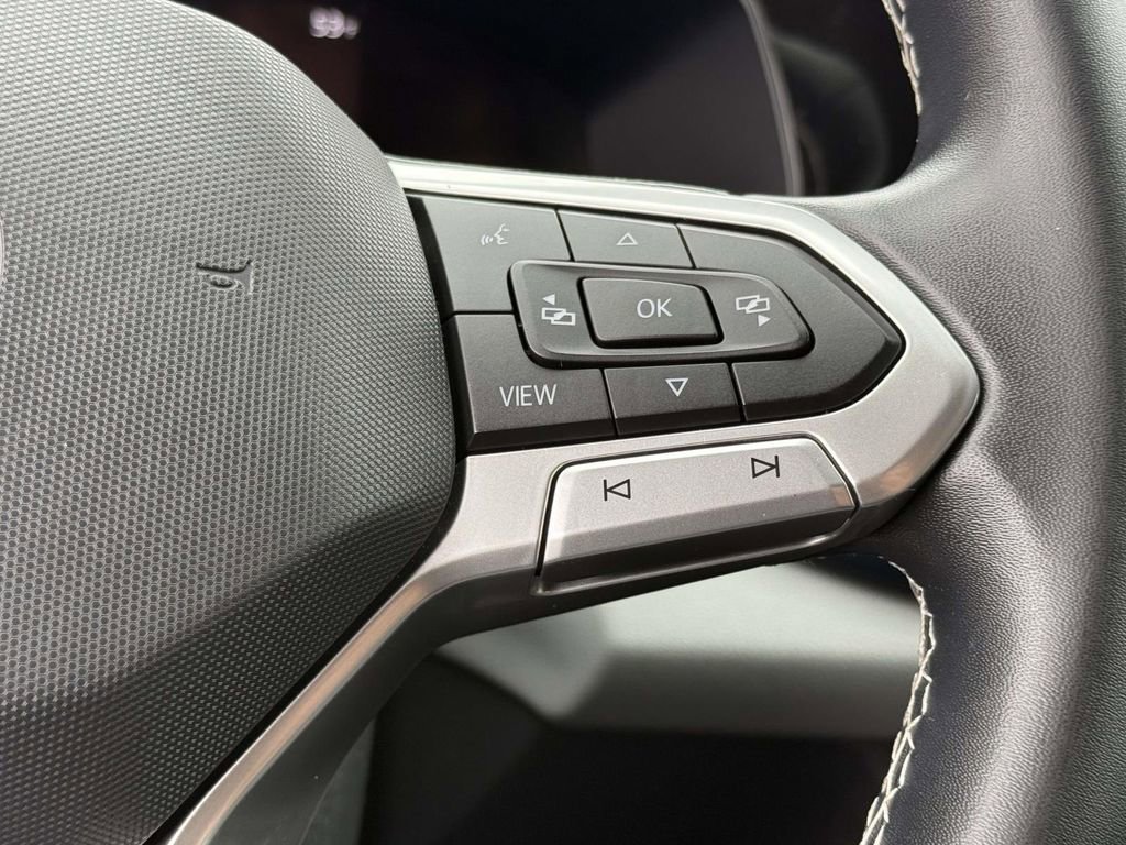 Used 2022 Volkswagen Taos SE image 28