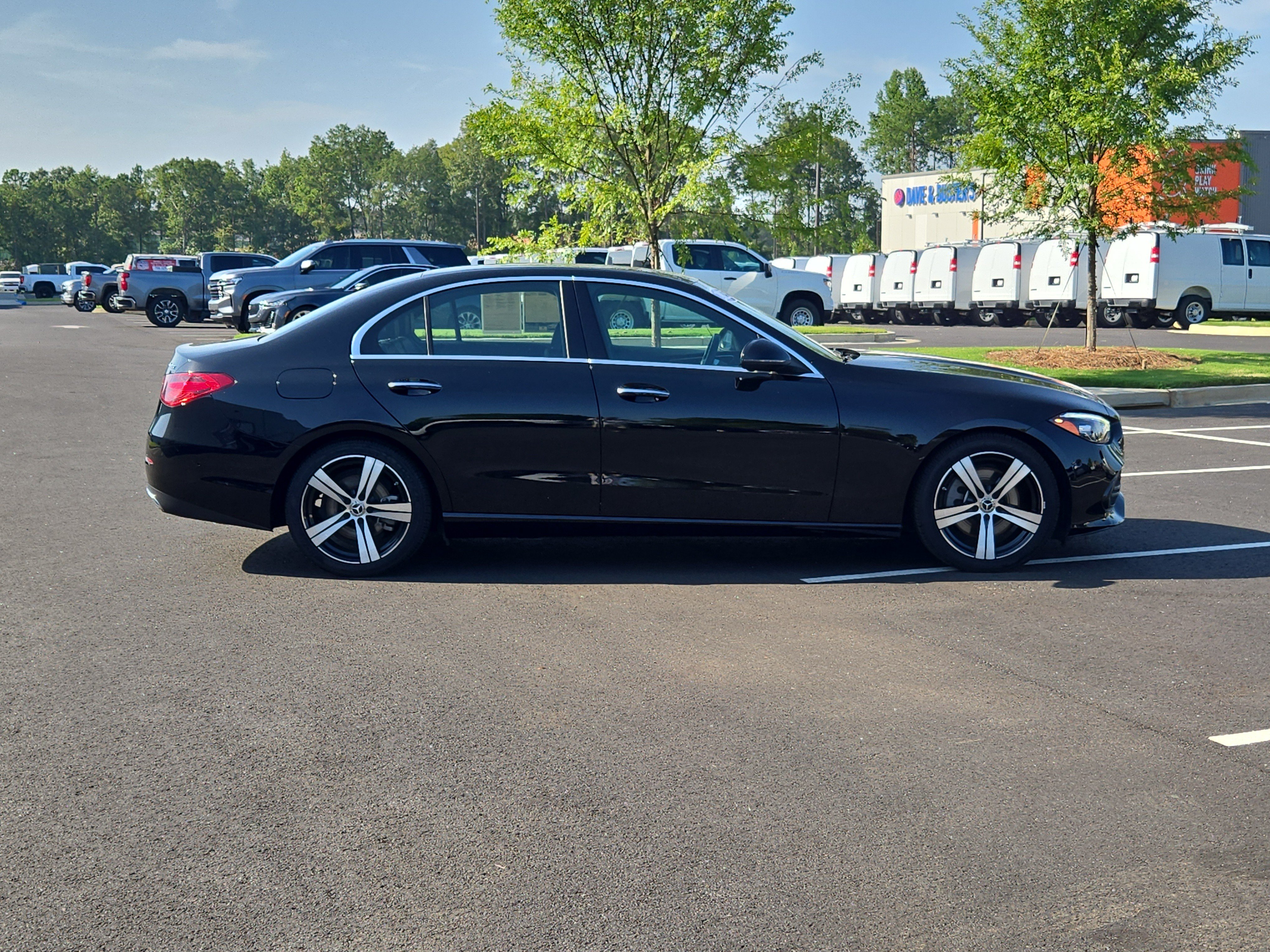 Used 2025 Mercedes-Benz C 300 4MATIC Sedan image 8