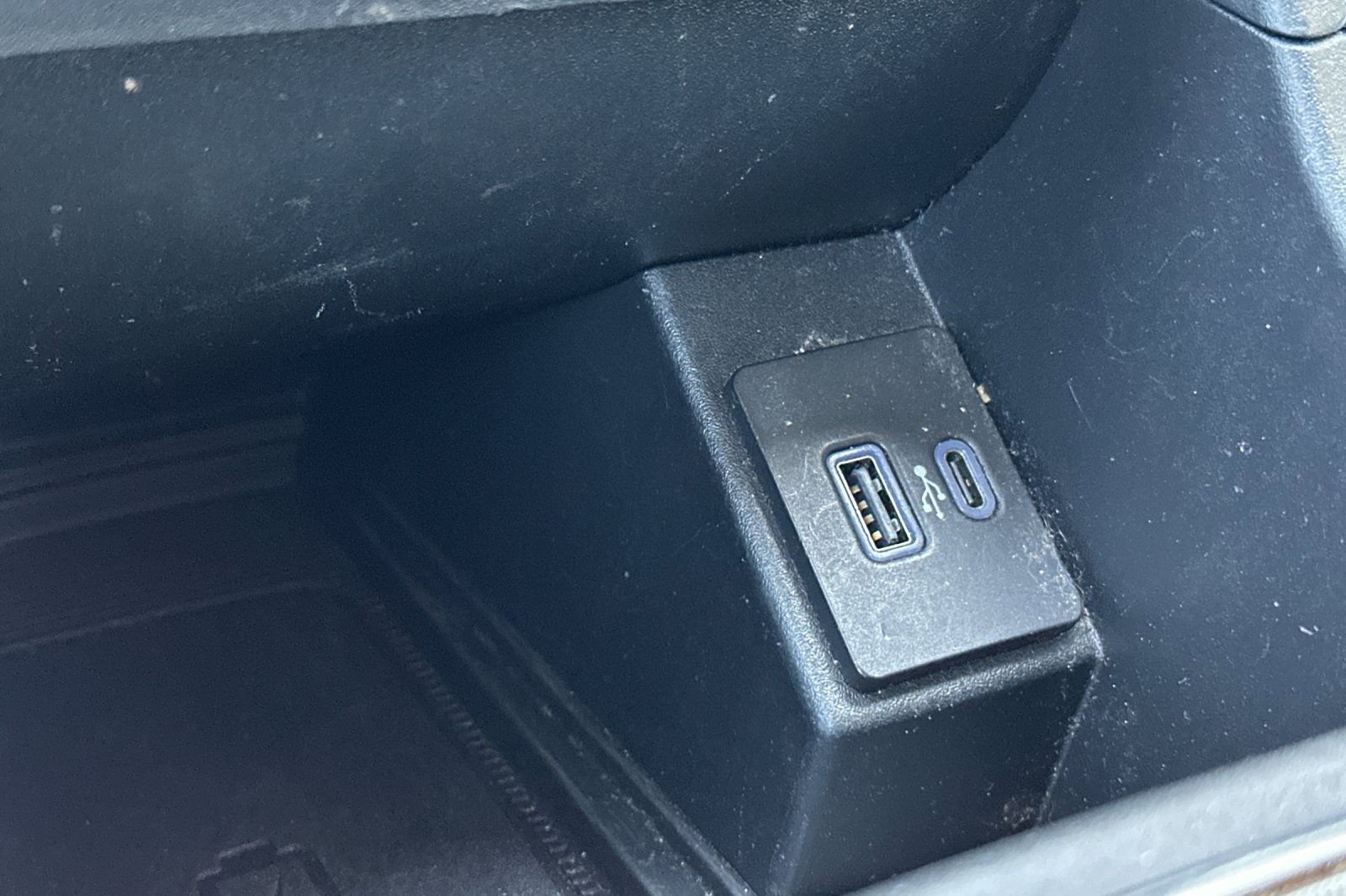 Used 2024 Ford Edge Titanium image 30