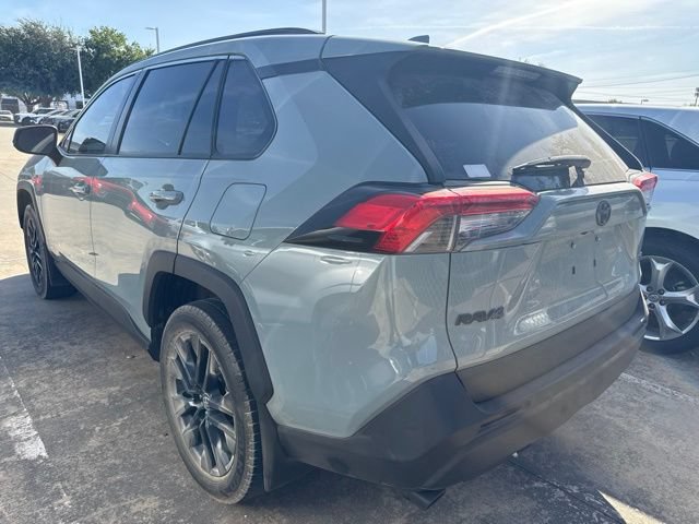 Used 2021 Toyota RAV4 XLE Premium FWD image 5