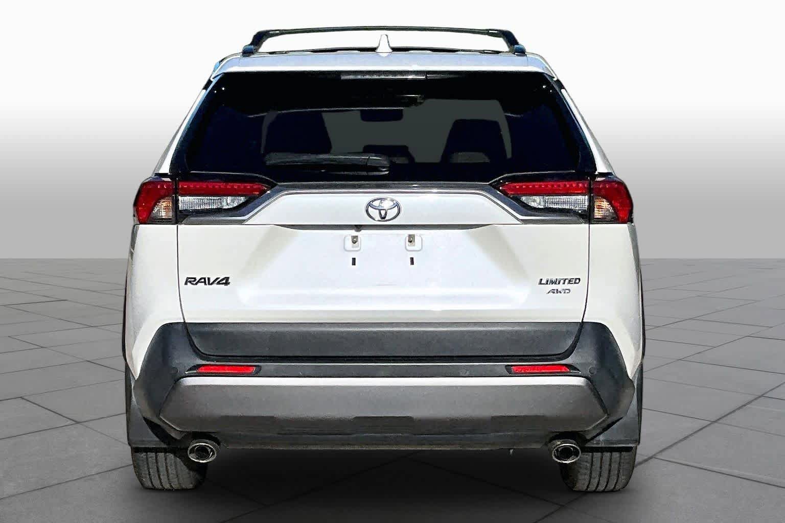 Used 2019 Toyota RAV4 Limited w/ Cold Weather Package AWD/4WD image 5