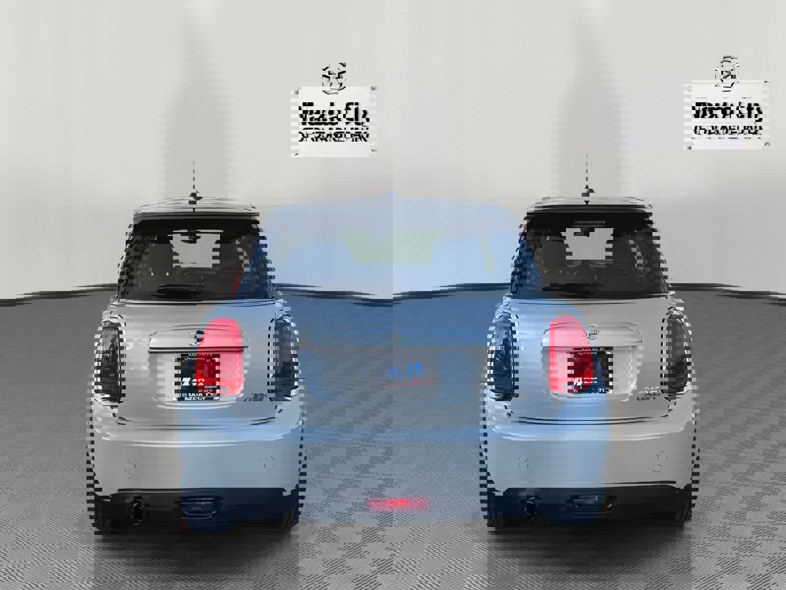 Used 2014 MINI Cooper 2-Door Hardtop image 6