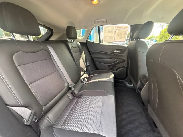 Used 2025 Chevrolet Trax LT FWD image 12