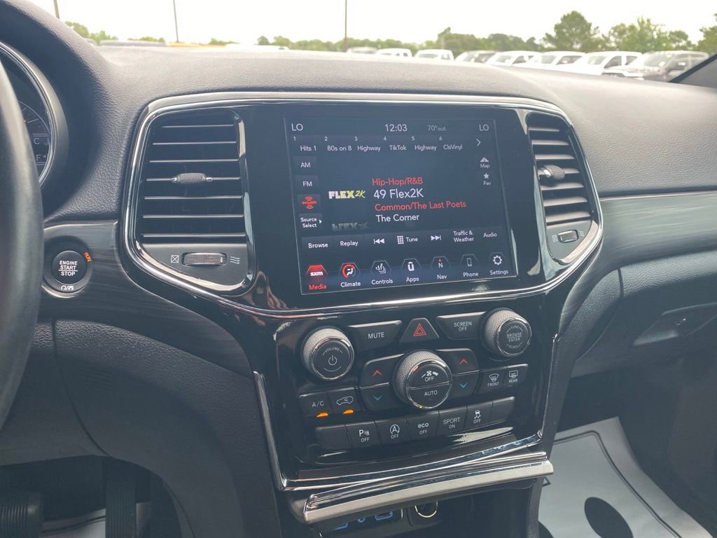 Used 2022 Jeep Grand Cherokee Laredo X AWD/4WD image 18