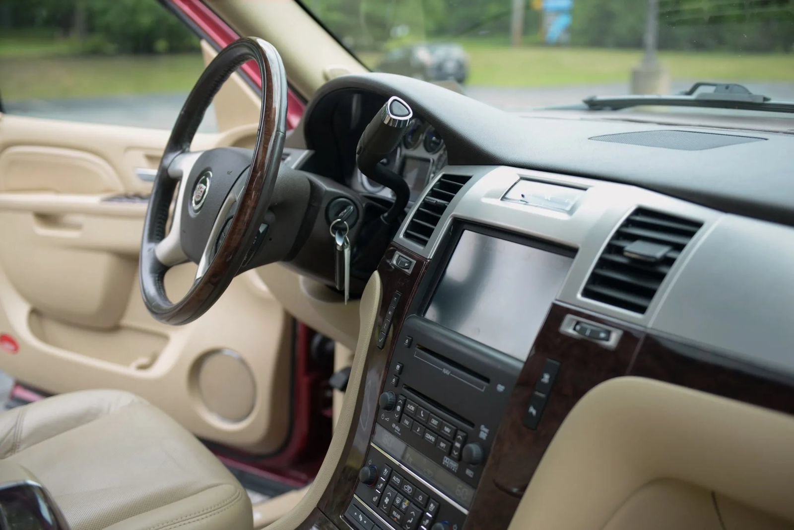 Used 2010 Cadillac Escalade Luxury AWD/4WD image 85