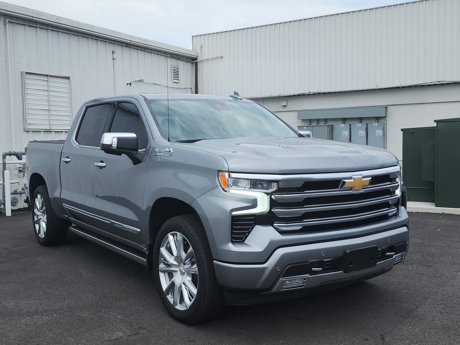 Used 2024 Chevrolet Silverado 1500 High Country w/ High Country Premium Package AWD/4WD image 7