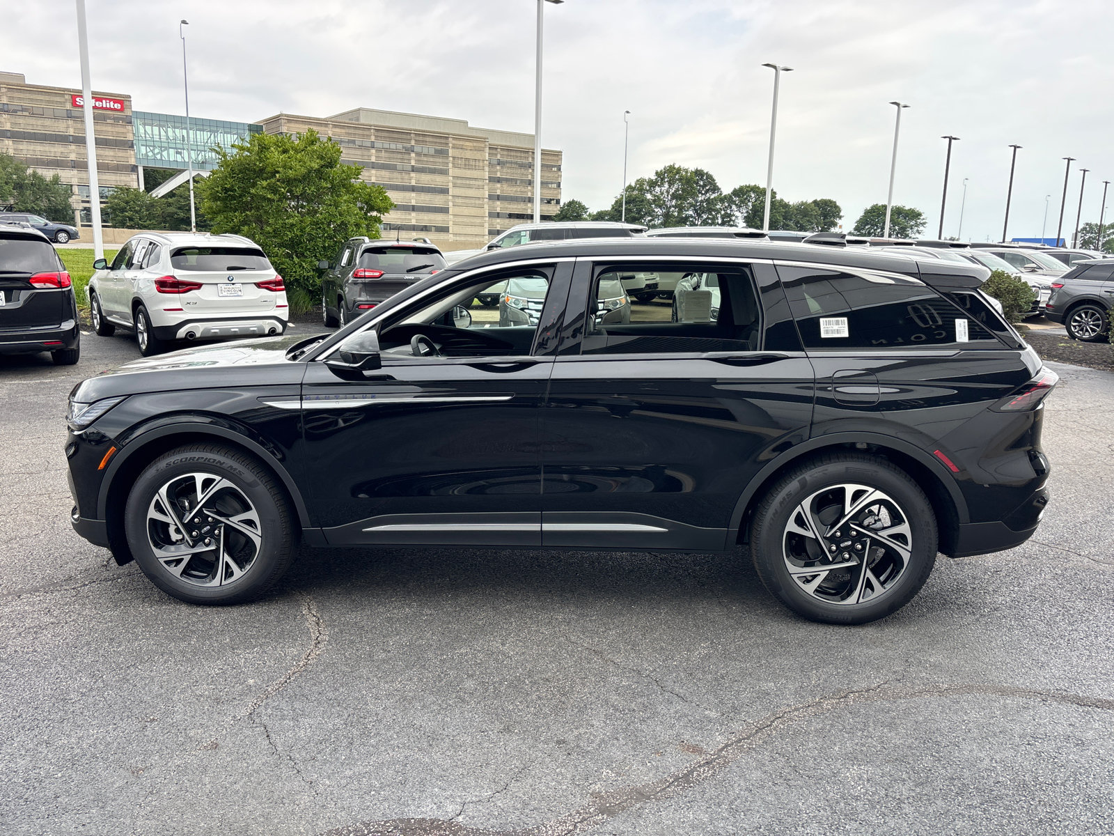 New 2026 Lincoln Nautilus Premier w/ Equipment Group 102A AWD/4WD image 4