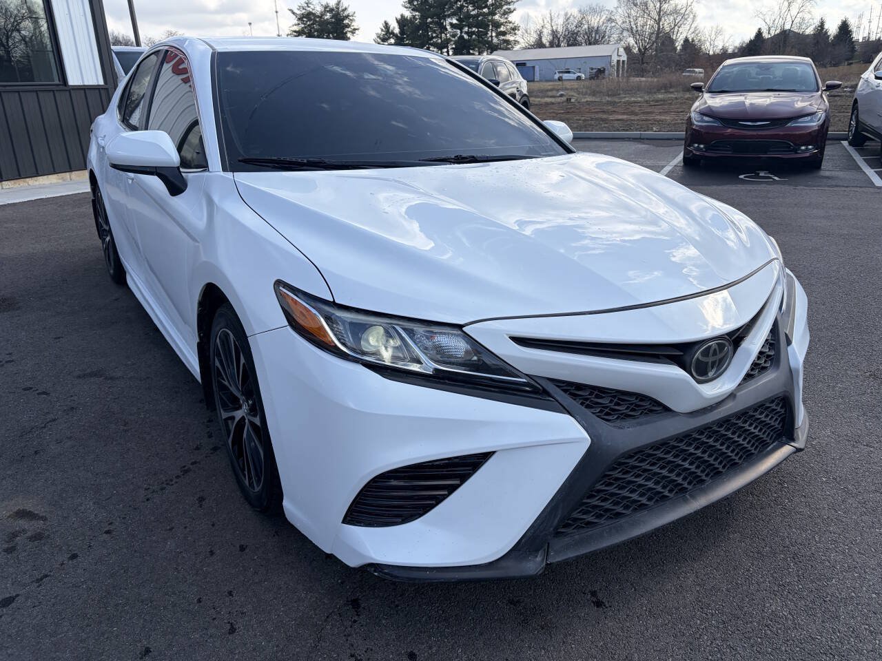 Used 2020 Toyota Camry SE FWD image 4