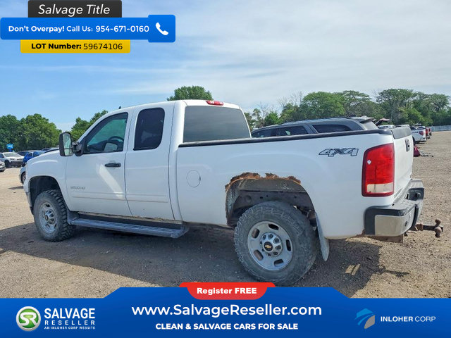 Used 2011 GMC Sierra 2500 SLE w/ SLE Preferred Package AWD/4WD image 3