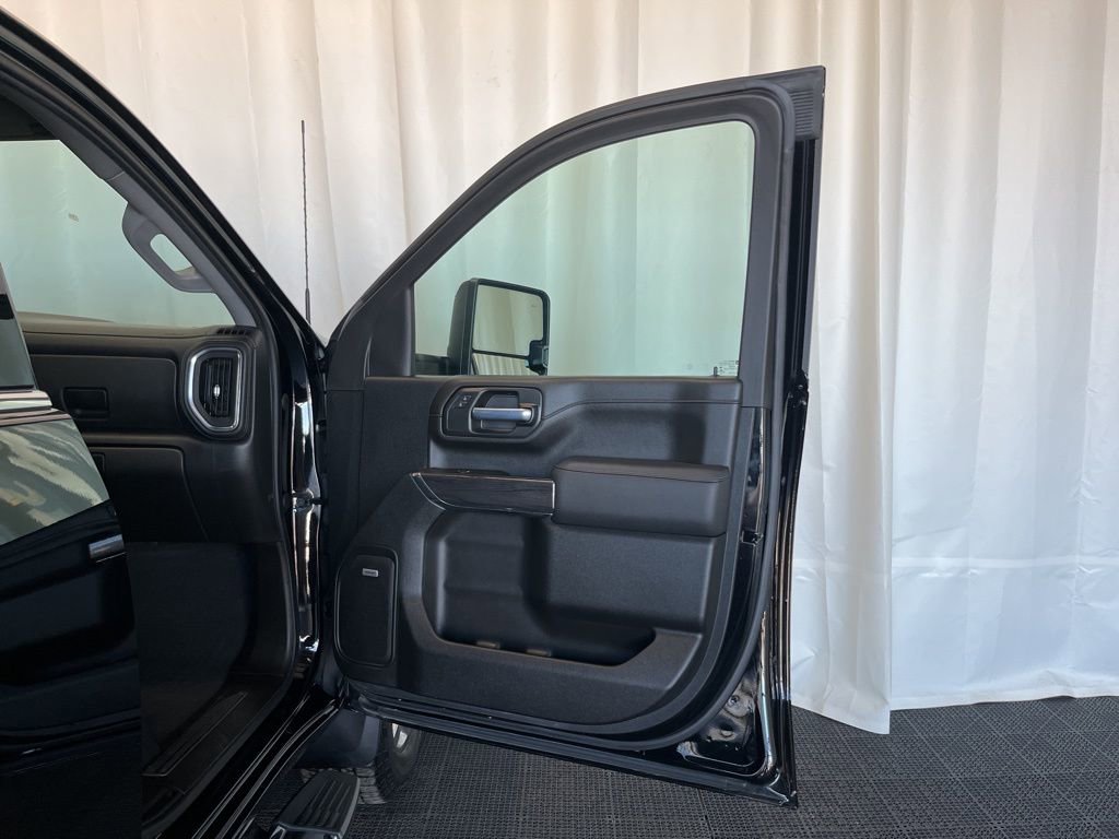 Used 2021 Chevrolet Silverado 3500 LTZ w/ LTZ Premium Package AWD/4WD image 17