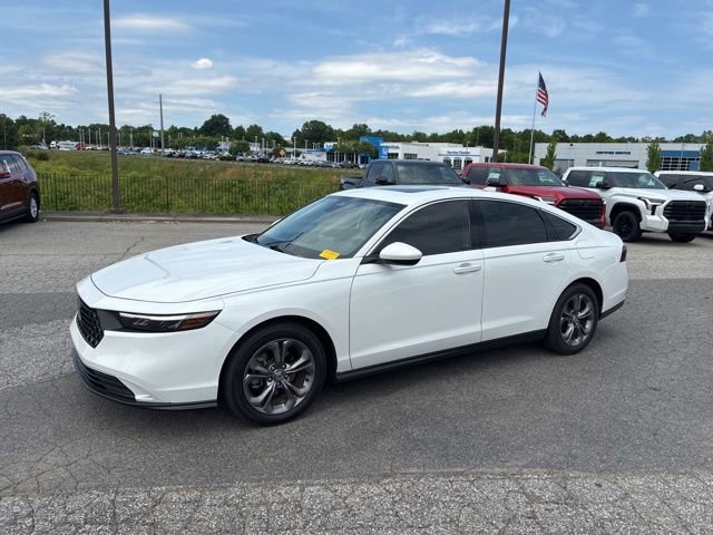 Used 2024 Honda Accord EX image 3