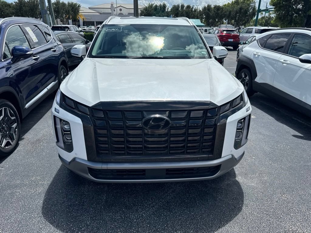 Used 2024 Hyundai Palisade Limited FWD image 11