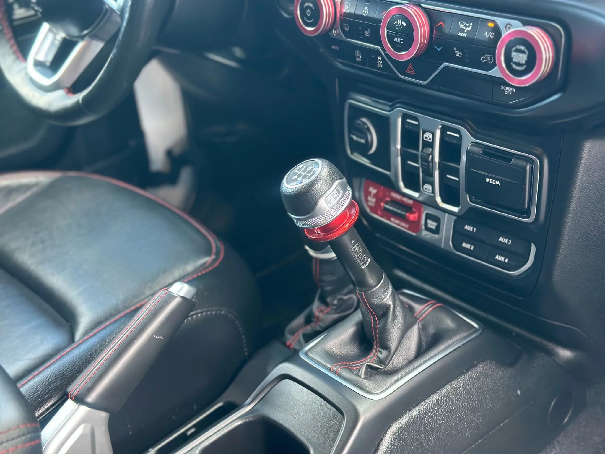 Used 2019 Jeep Wrangler Unlimited Rubicon image 30