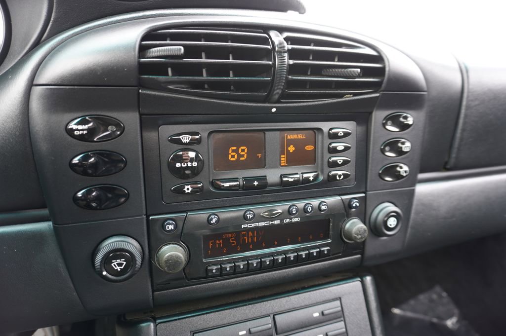 Used 2001 Porsche 911 Carrera image 16