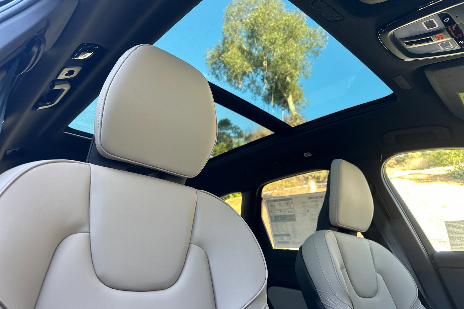 New 2026 Volvo XC60 B5 Plus w/ Climate Package image 14