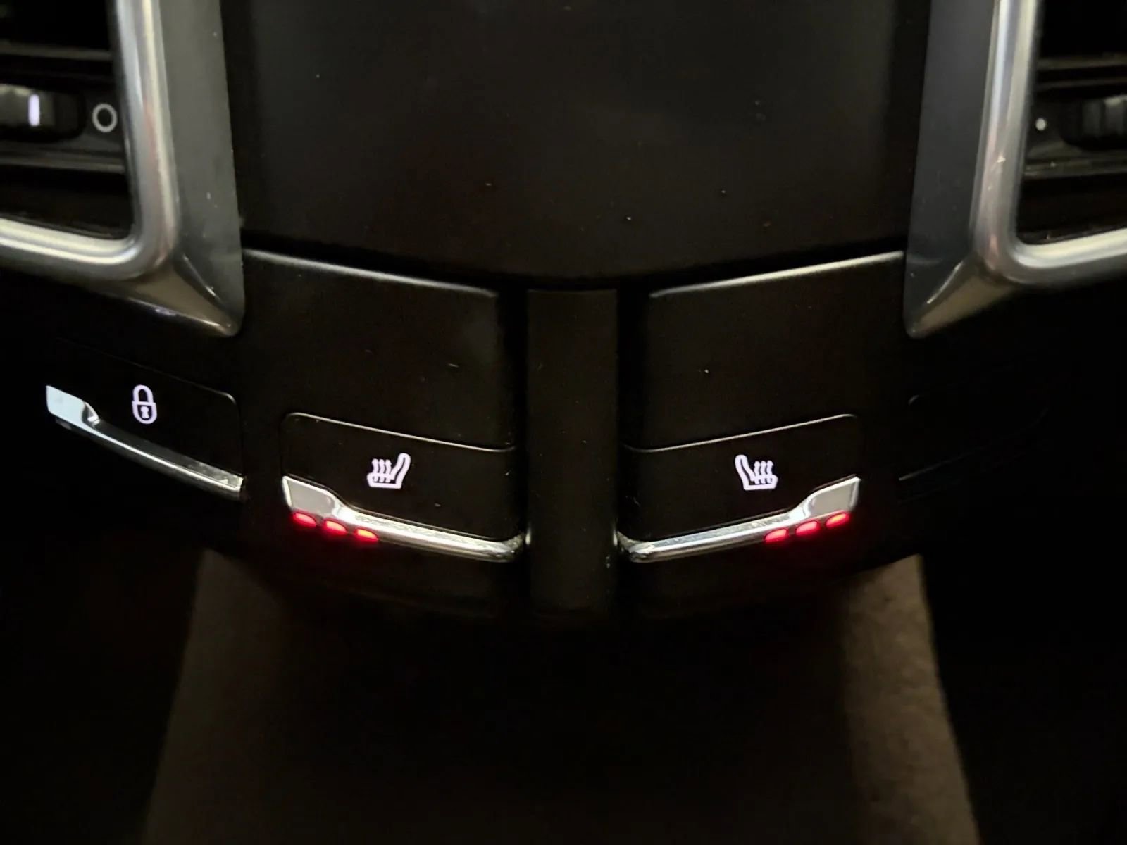 Used 2016 Porsche Cayenne w/ Premium Package Plus image 63