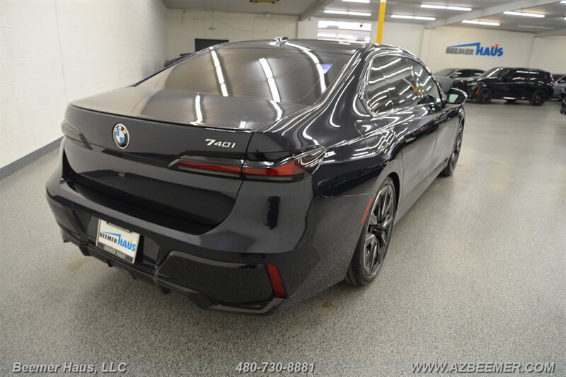 Used 2023 BMW 740i RWD image 11