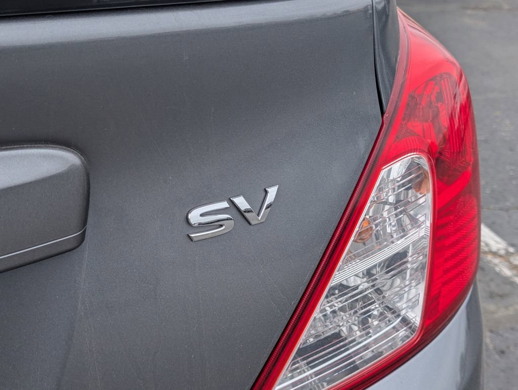 Used 2019 Nissan Versa SV FWD image 11