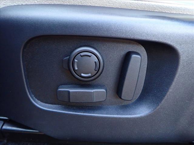 Used 2020 Land Rover Discovery Sport SE image 13