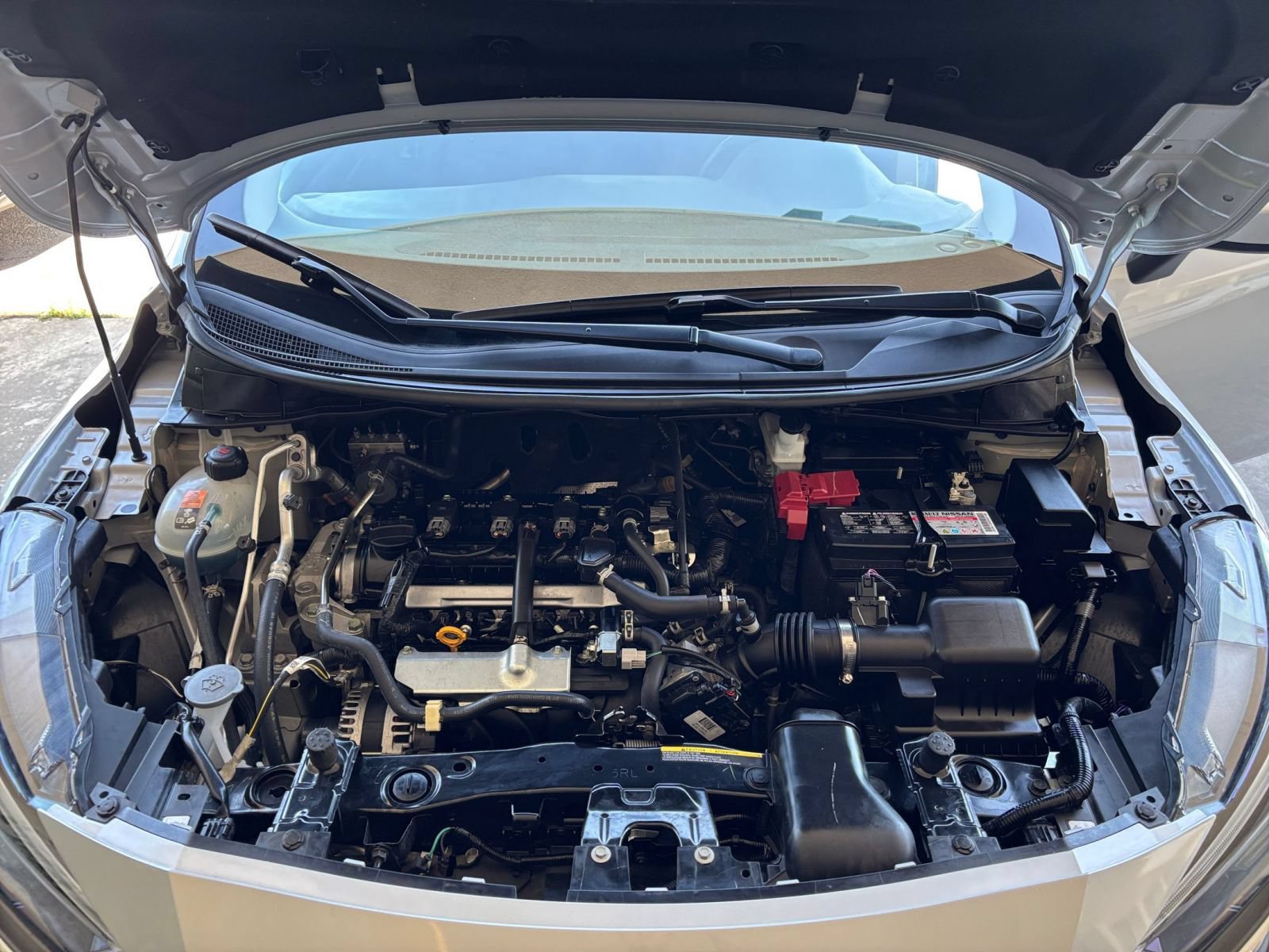 Used 2025 Nissan Versa SV FWD image 30