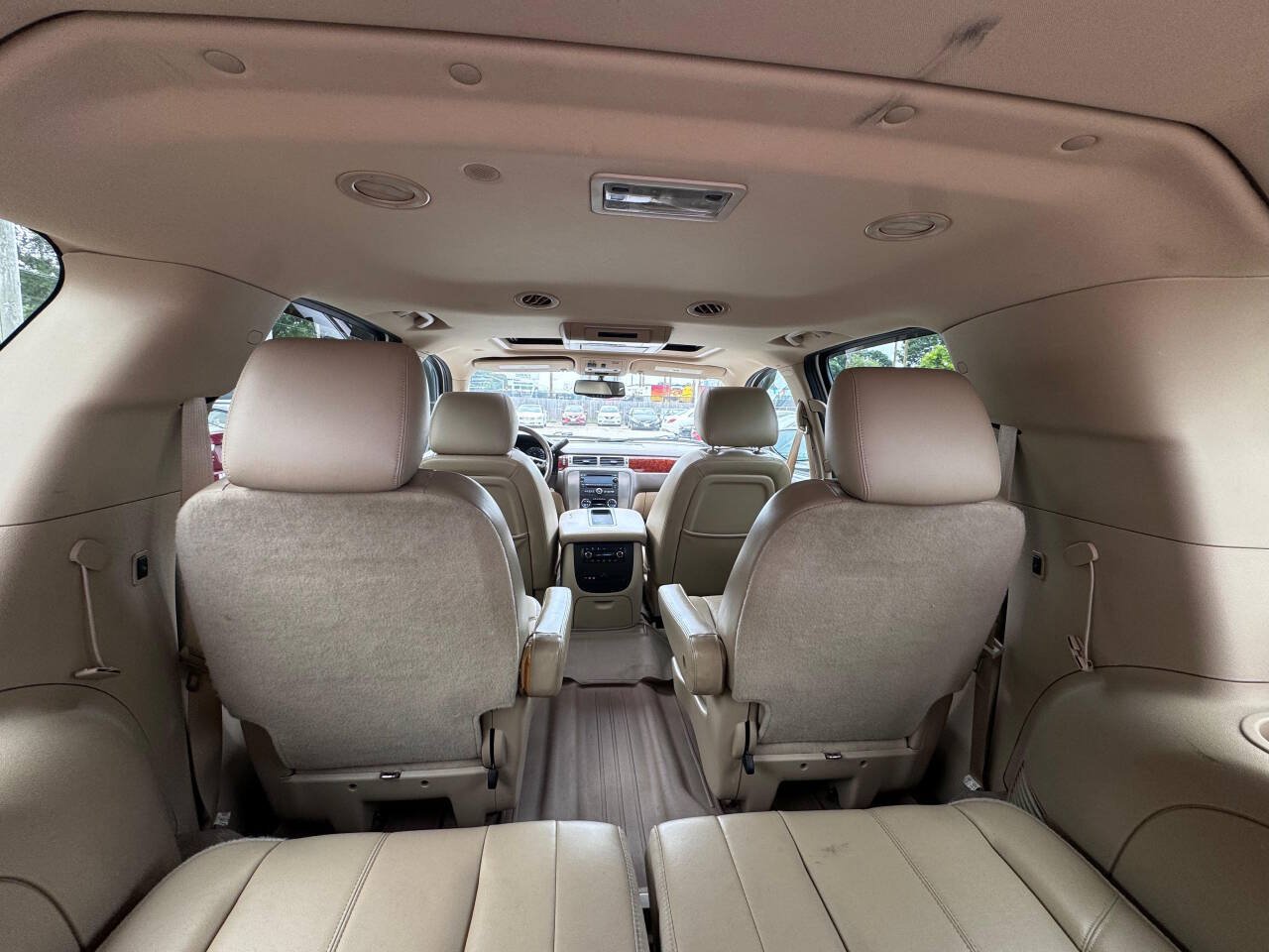 Used 2010 GMC Yukon XL SLT w/ SLT-2 Equipment Package AWD/4WD image 14