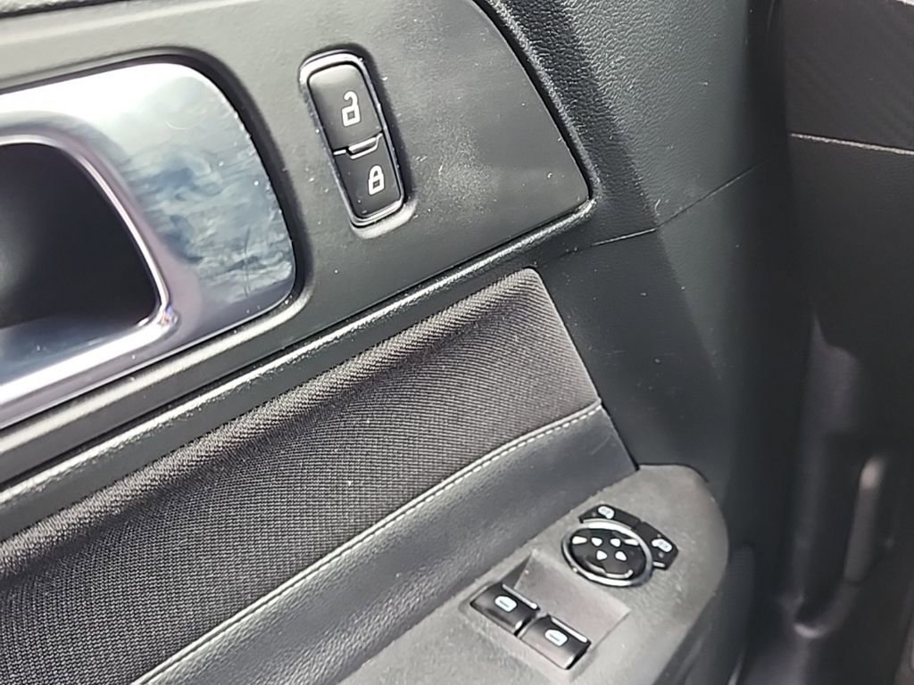 Used 2023 Ford Mustang Coupe image 33