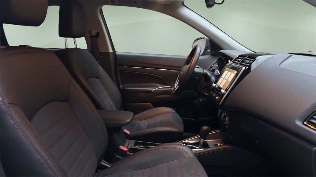 Used 2025 Mitsubishi Outlander Sport SE image 14