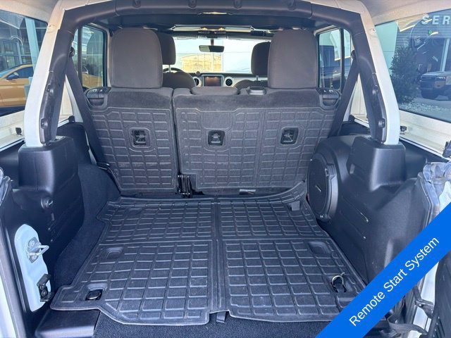 Used 2019 Jeep Wrangler Unlimited Sahara AWD/4WD image 14