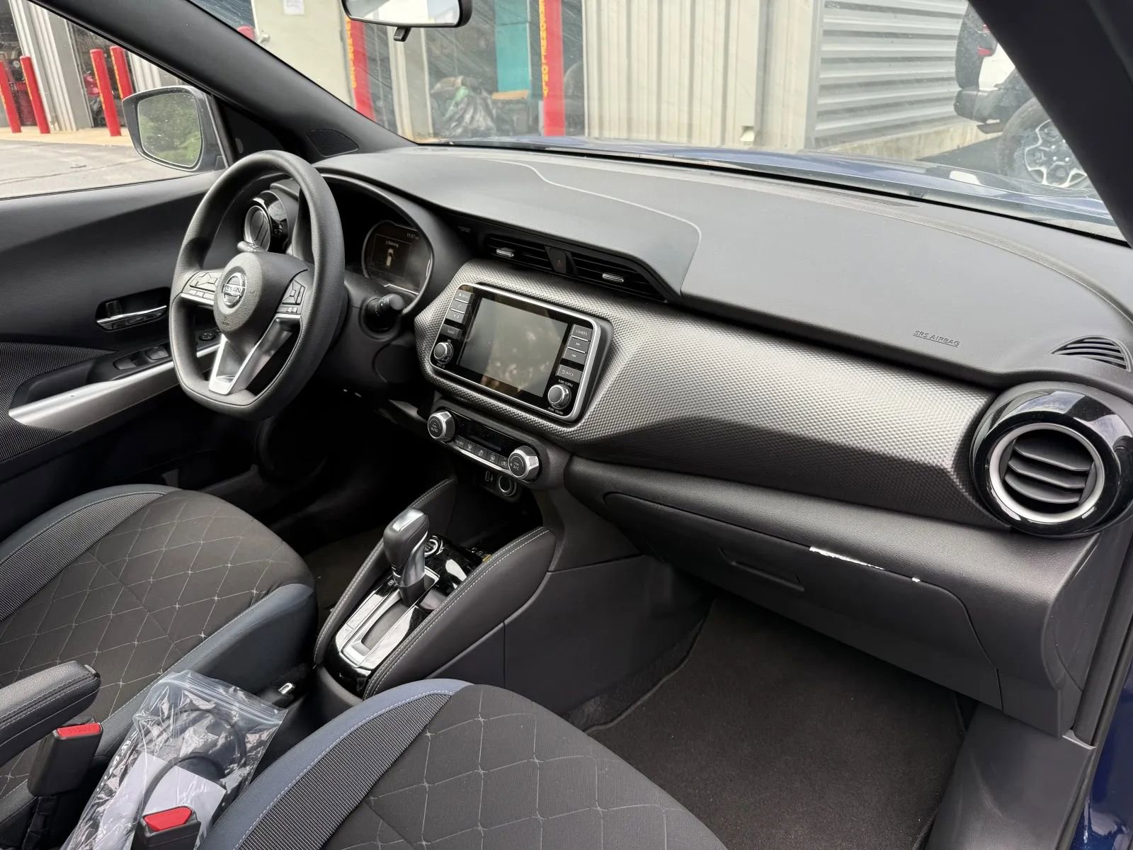Used 2019 Nissan Kicks SV FWD image 12