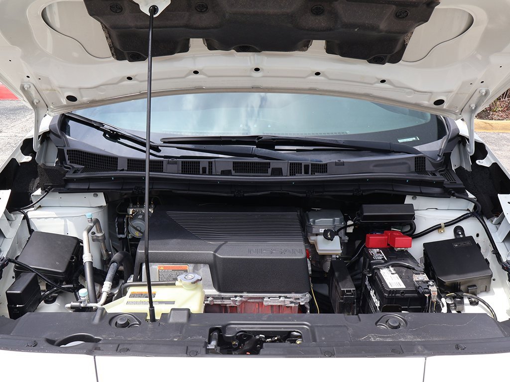 Used 2018 Nissan Leaf SV w/ SV Technology Package image 17