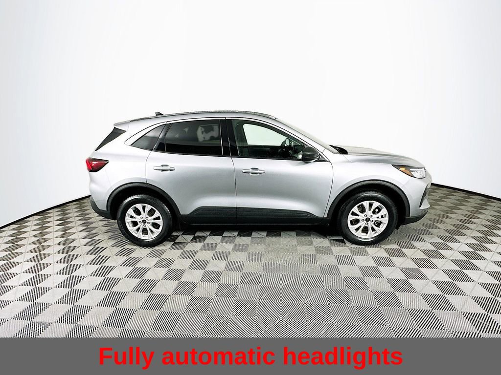 Used 2023 Ford Escape Active image 12