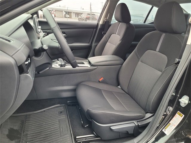 Used 2025 Nissan Sentra SV w/ All-Weather Package image 5