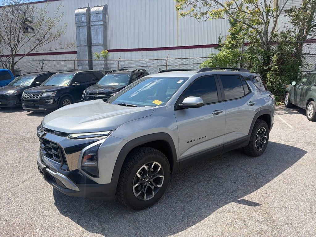 Used 2025 Chevrolet Equinox ACTIV FWD image 3