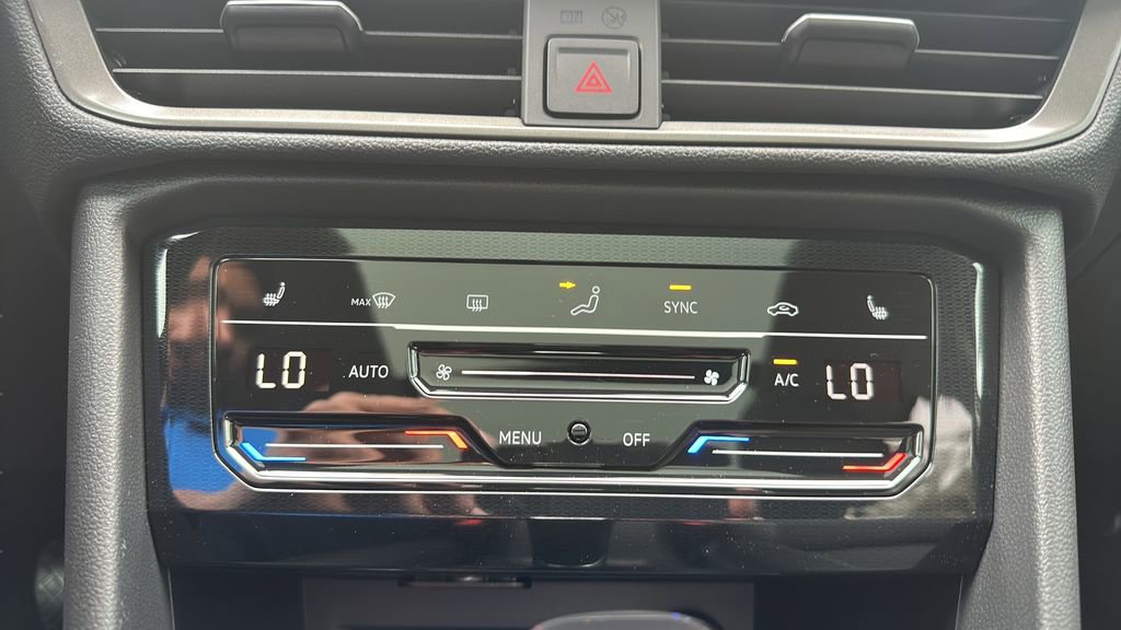 New 2026 Volkswagen Taos SE image 20
