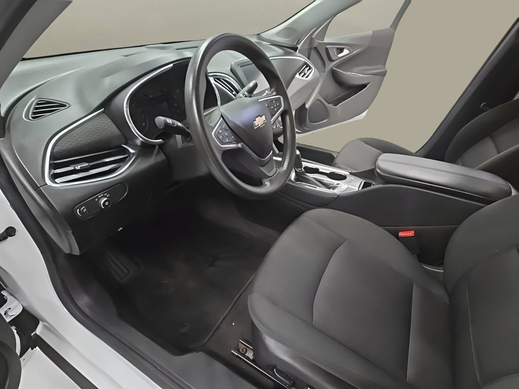 Used 2018 Chevrolet Malibu LT FWD image 13