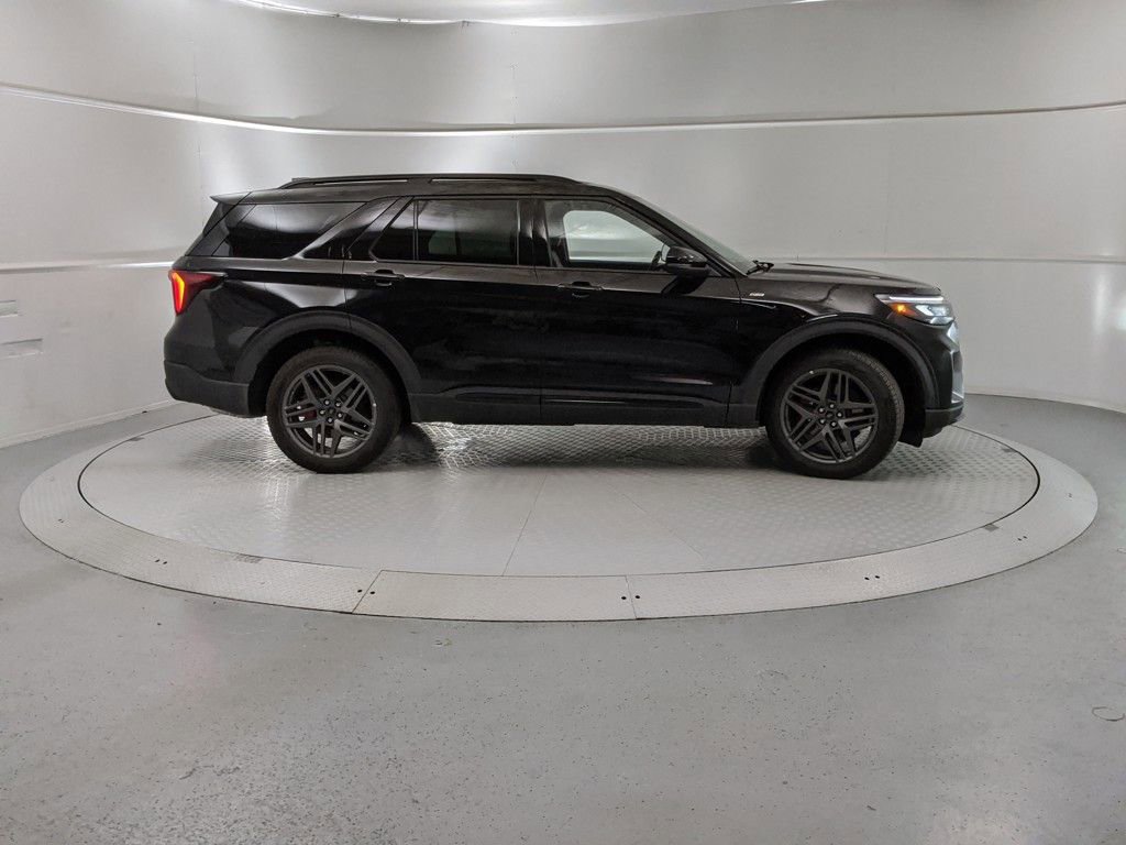 New 2025 Ford Explorer ST-Line w/ ST-Line Street Pack image 2