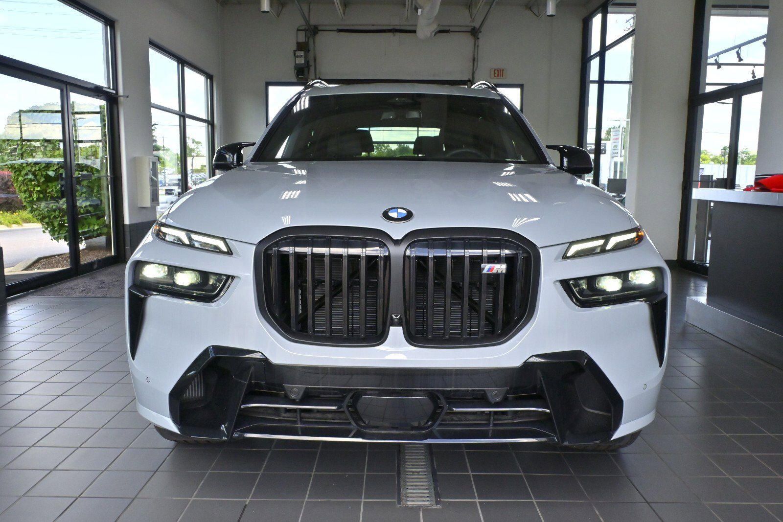 New 2025 BMW X7 M60i w/ Executive Package image 8