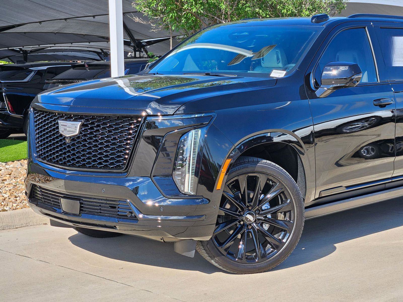 Used 2026 Cadillac Escalade ESV Platinum Sport w/ LPO, ONYX Package AWD/4WD image 6