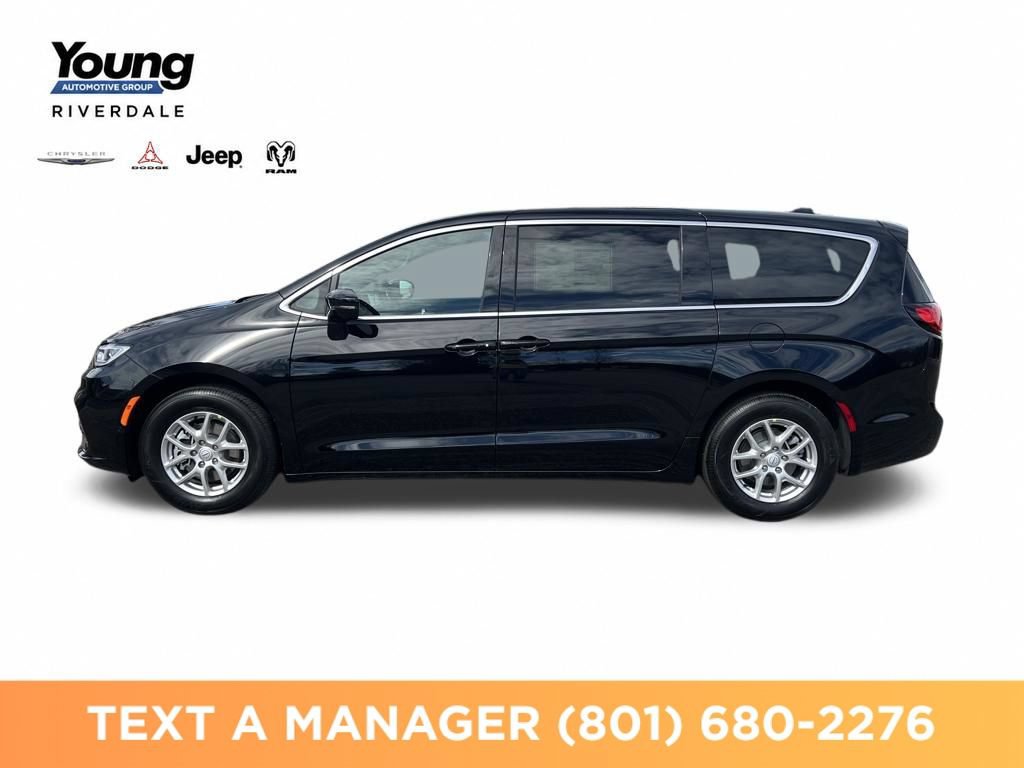 New 2026 Chrysler Pacifica Select FWD image 2