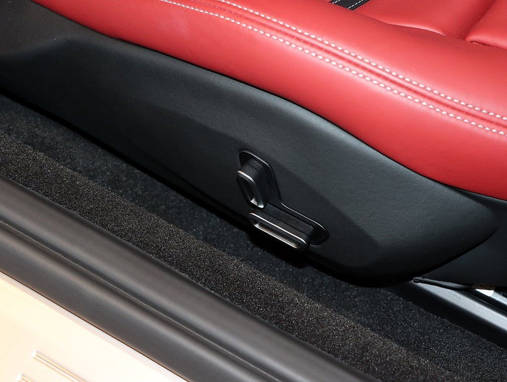 Certified 2021 Ferrari Roma image 35